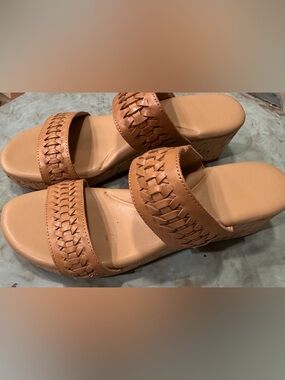 Worn once, very comfy, Easy Spirit wedge sandals 8M